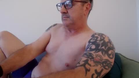 hempie1973 online show from September 26, 7:23 am