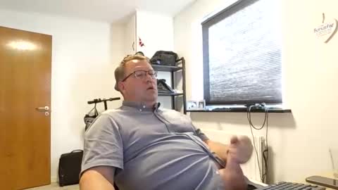 henrikrp1971 online show from October 2, 2:46 pm