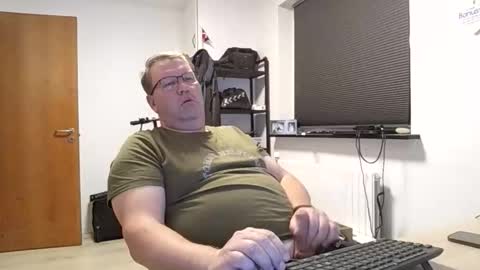 henrikrp1971 online show from October 17, 5:48 pm