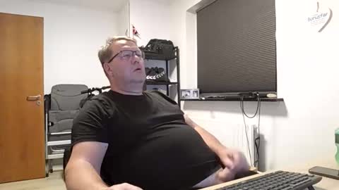 henrikrp1971 online show from November 16, 8:14 pm