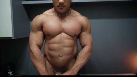Snapshot of henrimusclee chatting on March 14, 11:32 pm Henri online show from March 14, 11:32 pm