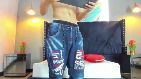 Snapshot of henry_green2 chatting on February 28, 7:48 pm Henry online show from February 28, 7:48 pm