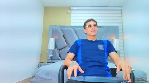 Snapshot of henry_green2 chatting on March 27, 7:57 pm Henry online show from March 27, 7:57 pm