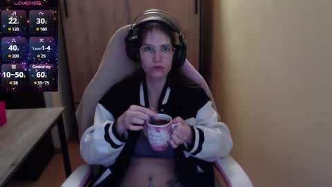 HeraLuna  online show from December 14, 9:45 pm