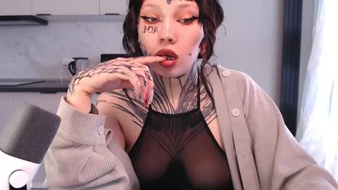 Snapshot of herbal_helpmepls chatting on February 13, 8:38 am dirty Diana online show from February 13, 8:38 am