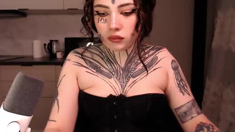 Snapshot of herbal_helpmepls chatting on February 16, 6:21 pm dirty Diana online show from February 16, 6:21 pm