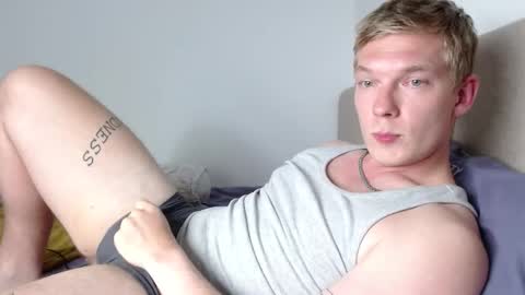 Snapshot of hercules__ chatting on October 16, 5:03 pm Gregblonde Alextattoo online show from October 16, 5:03 pm