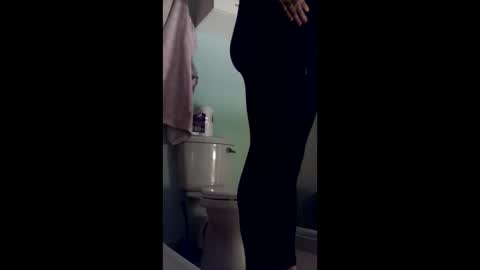 heretostay8989 online show from April 2, 9:23 pm