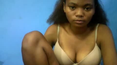 Snapshot of herisse01 chatting on April 21, 1:42 am herisse01 online show from April 21, 1:42 am