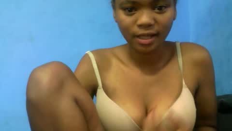 Snapshot of herisse01 chatting on April 22, 5:54 am herisse01 online show from April 22, 5:54 am