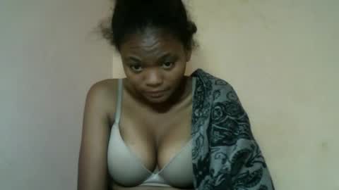 Snapshot of herisse01 chatting on May 16, 12:40 am herisse01 online show from May 16, 12:40 am