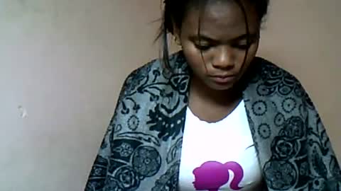 Snapshot of herisse01 chatting on June 23, 6:17 pm herisse01 online show from June 23, 6:17 pm
