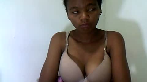Snapshot of herisse01 chatting on July 19, 8:29 am herisse01 online show from July 19, 8:29 am