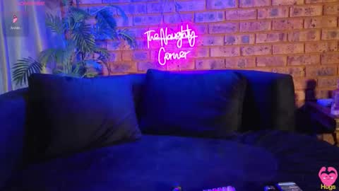 HerJourneyXoXo online show from September 29, 7:46 am