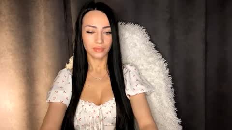 Snapshot of herlindagaribaldi chatting on October 14, 9:26 pm Eva online show from October 14, 9:26 pm
