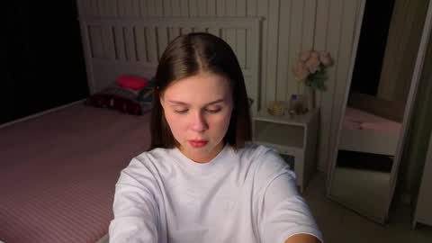 Nicole online show from March 27, 7:35 pm