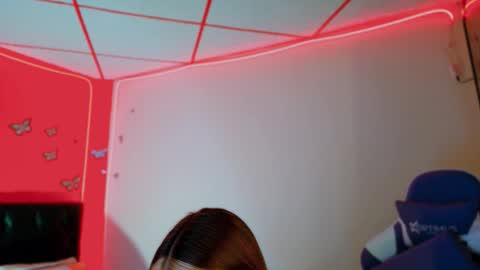 Snapshot of hermione_blonde chatting on February 2, 4:49 pm hermione_blonde online show from February 2, 4:49 pm