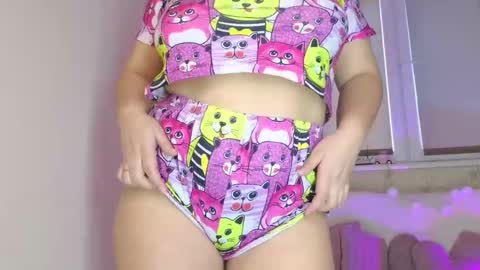 Snapshot of heroine_of_your_life chatting on December 20, 10:05 am Maryana online show from December 20, 10:05 am