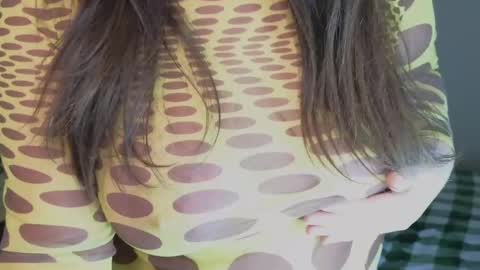 Snapshot of heroine_of_your_life chatting on February 15, 3:06 pm Maryana online show from February 15, 3:06 pm