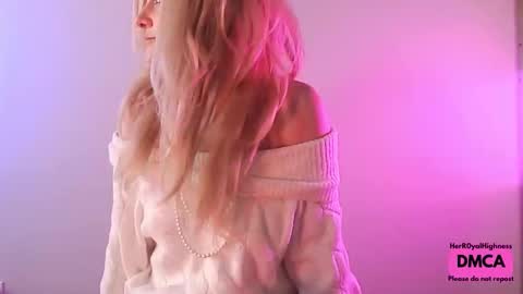 Holly online show from February 17, 9:10 pm