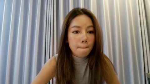 Snapshot of hersheys_aran chatting on December 2, 7:57 am Aran online show from December 2, 7:57 am