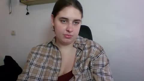 hess_luna_ online show from October 9, 9:07 am