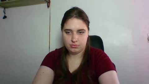 hess_luna_ online show from October 15, 9:09 am