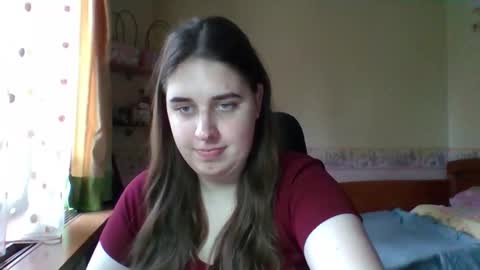 hess_luna_ online show from November 18, 10:09 am