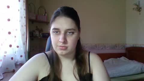 Snapshot of hess_luna_ chatting on March 5, 10:11 am hess_luna_ online show from March 5, 10:11 am