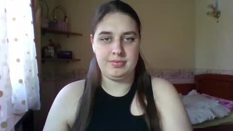 Snapshot of hess_luna_ chatting on March 27, 10:15 am hess_luna_ online show from March 27, 10:15 am