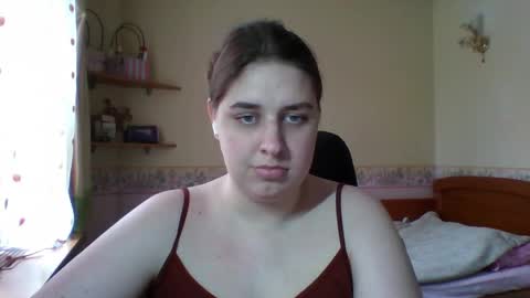 Snapshot of hess_luna_ chatting on April 3, 9:07 am hess_luna_ online show from April 3, 9:07 am