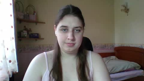 Snapshot of hess_luna_ chatting on April 8, 9:09 am hess_luna_ online show from April 8, 9:09 am