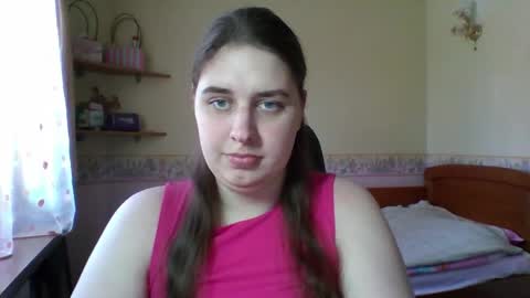 Snapshot of hess_luna_ chatting on April 13, 9:15 am hess_luna_ online show from April 13, 9:15 am
