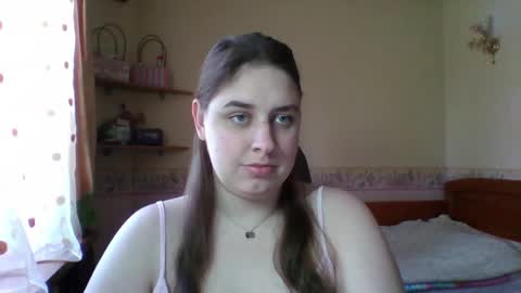 Snapshot of hess_luna_ chatting on April 15, 9:05 am hess_luna_ online show from April 15, 9:05 am