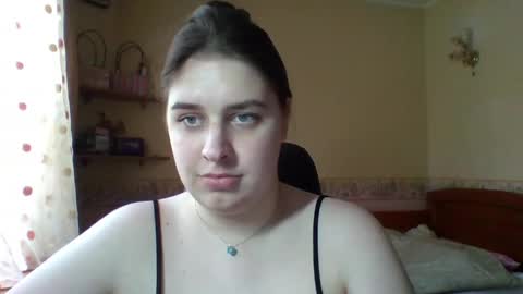 Snapshot of hess_luna_ chatting on May 14, 9:05 am hess_luna_ online show from May 14, 9:05 am