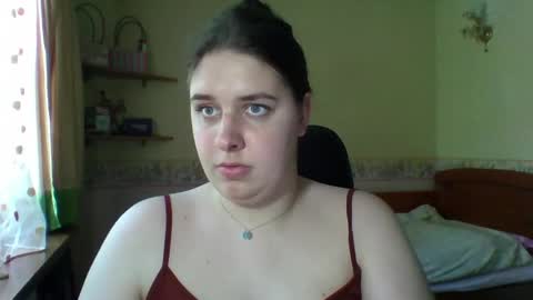 Snapshot of hess_luna_ chatting on May 27, 9:06 am hess_luna_ online show from May 27, 9:06 am