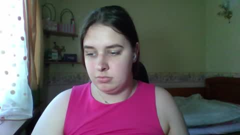 Snapshot of hess_luna_ chatting on June 19, 9:02 am hess_luna_ online show from June 19, 9:02 am
