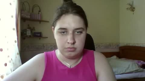 Snapshot of hess_luna_ chatting on June 24, 8:57 am hess_luna_ online show from June 24, 8:57 am