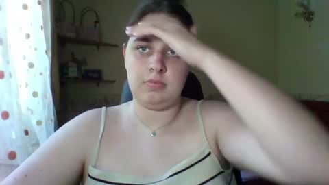 Snapshot of hess_luna_ chatting on June 25, 9:03 am hess_luna_ online show from June 25, 9:03 am