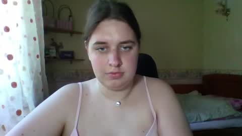 Snapshot of hess_luna_ chatting on June 29, 9:04 am hess_luna_ online show from June 29, 9:04 am