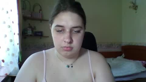 Snapshot of hess_luna_ chatting on July 3, 9:05 am hess_luna_ online show from July 3, 9:05 am