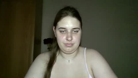 Snapshot of hess_luna_ chatting on August 3, 9:04 am hess_luna_ online show from August 3, 9:04 am