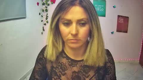 Hestesiaxx online show from February 3, 2:53 am