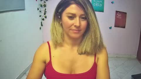 Hestesiaxx online show from May 12, 1:58 am