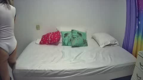 Hestesiaxx online show from June 16, 1:08 am