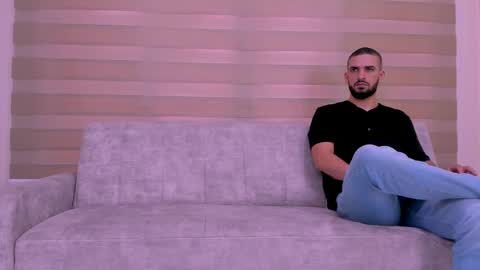 heteros men online show from February 9, 7:09 pm