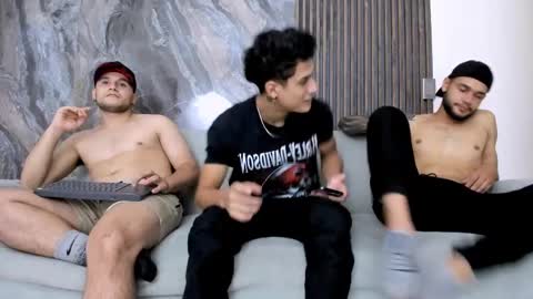 heteros men online show from February 12, 1:52 am