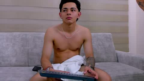 heteros men online show from February 15, 11:14 pm