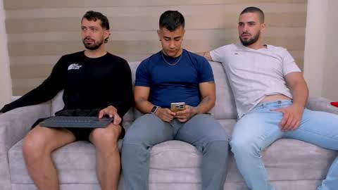 heteros men online show from February 22, 1:24 pm