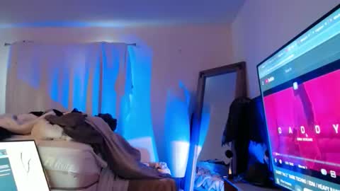 Snapshot of hevin69 chatting on December 21, 3:19 pm hevin69 online show from December 21, 3:19 pm